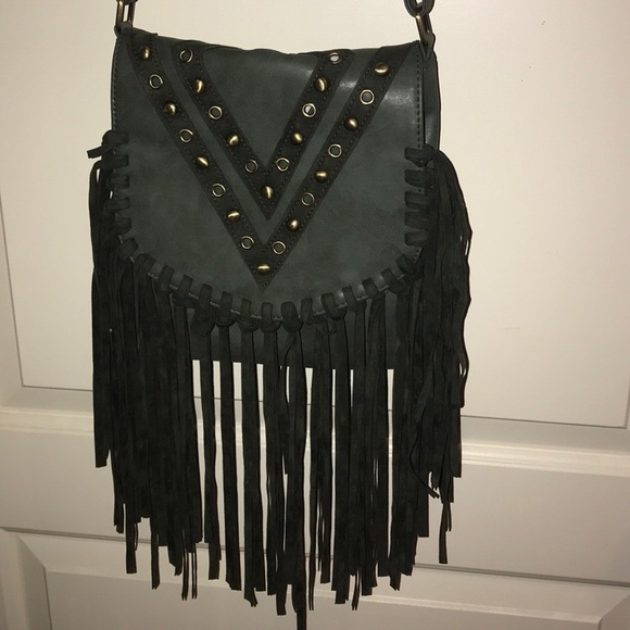 Olive green fringe purse. Very good condition! - Picture 2 of 3